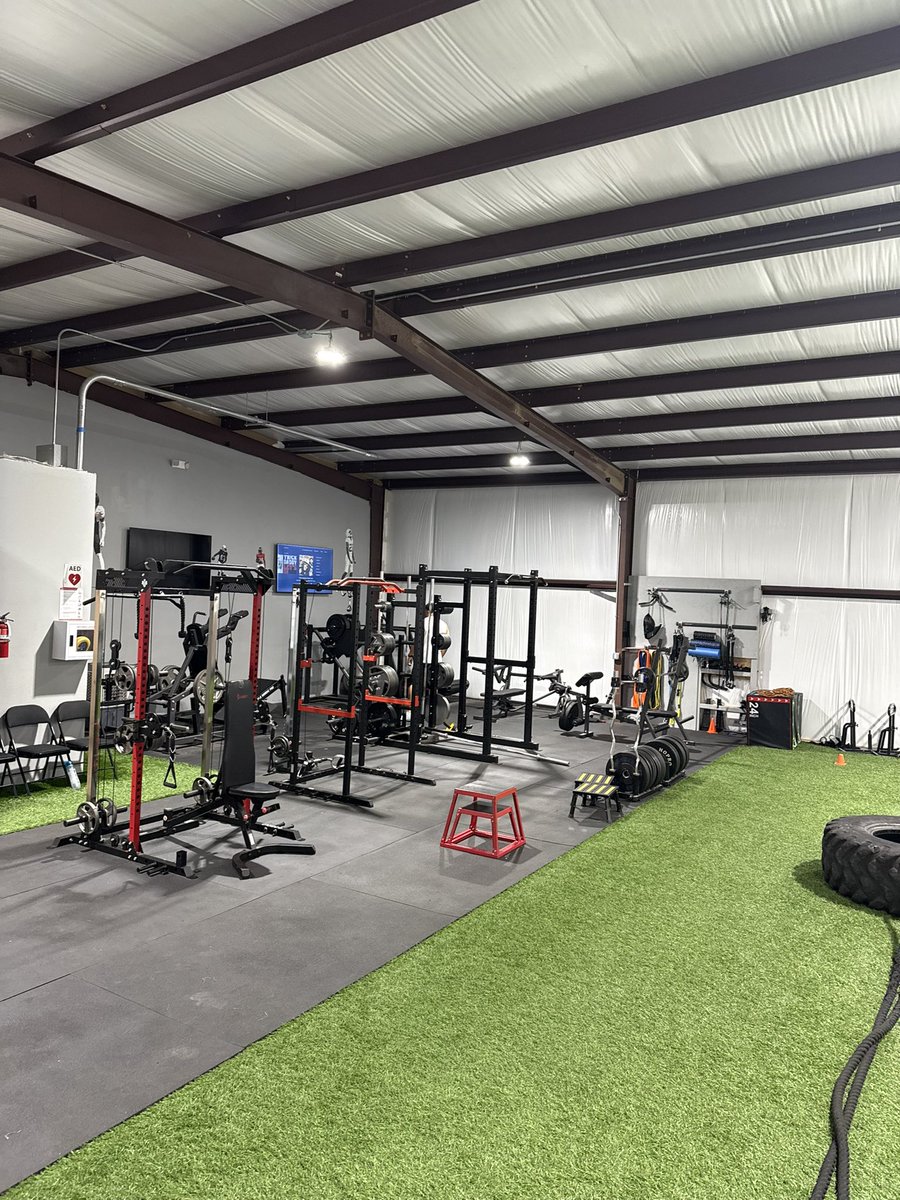 bbetterperform's tweet image. I start early! What about you?!?!? 
#bbetterperformance #cibolo #gym #life