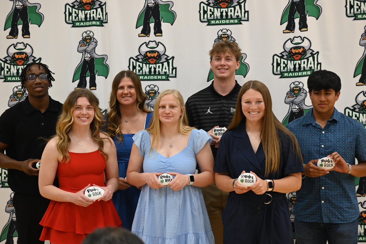 CENTRALCCGOLF's tweet photo. Raider Recognition Awards 🏆 

Rookie OTY Finalist: Spencer Knispel 
Athlete OTY Finalist: Jude Elgert
Sertoma Athlete OTY Finalist: Jude Elgert
Weight Room Warrior Finalist: Jude Elgert
Rock🪨 Award: Jack Edwards
Heart❤️ Award: Tristan Zwiener
Spirit🟢⚫️ Award: Myles Fethkenher https://t.co/EIITVPPf1p