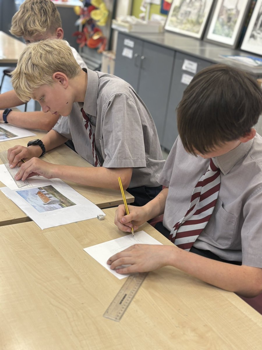 Pupils enjoying an excellent workshop with artist Mark Lippett exploring buildings in watercolour <a href="/winterfoldhs/">Winterfold School</a>