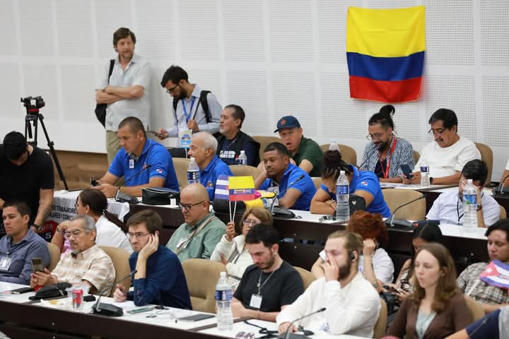 SNTAP (@sntap3) on Twitter photo En el Encuentro Internacional de Solidaridad con #Cuba, el antiimperialismo y contra el resurgimiento del fascismo, en La Habana, participan 969 delegados de 39 países, junto a ellos <a href="/DrRobertoMOjeda/">Dr. Roberto Morales Ojeda</a>. Otra jornada de lucha por las causas justas.
#CubaNoEstáSola 🇨🇺‼️ En el Encuentro Internacional de Solidaridad con #Cuba, el antiimperialismo y contra el resurgimiento del fascismo, en La Habana, participan 969 delegados de 39 países, junto a ellos <a href="/DrRobertoMOjeda/">Dr. Roberto Morales Ojeda</a>. Otra jornada de lucha por las causas justas.
#CubaNoEstáSola 🇨🇺‼️