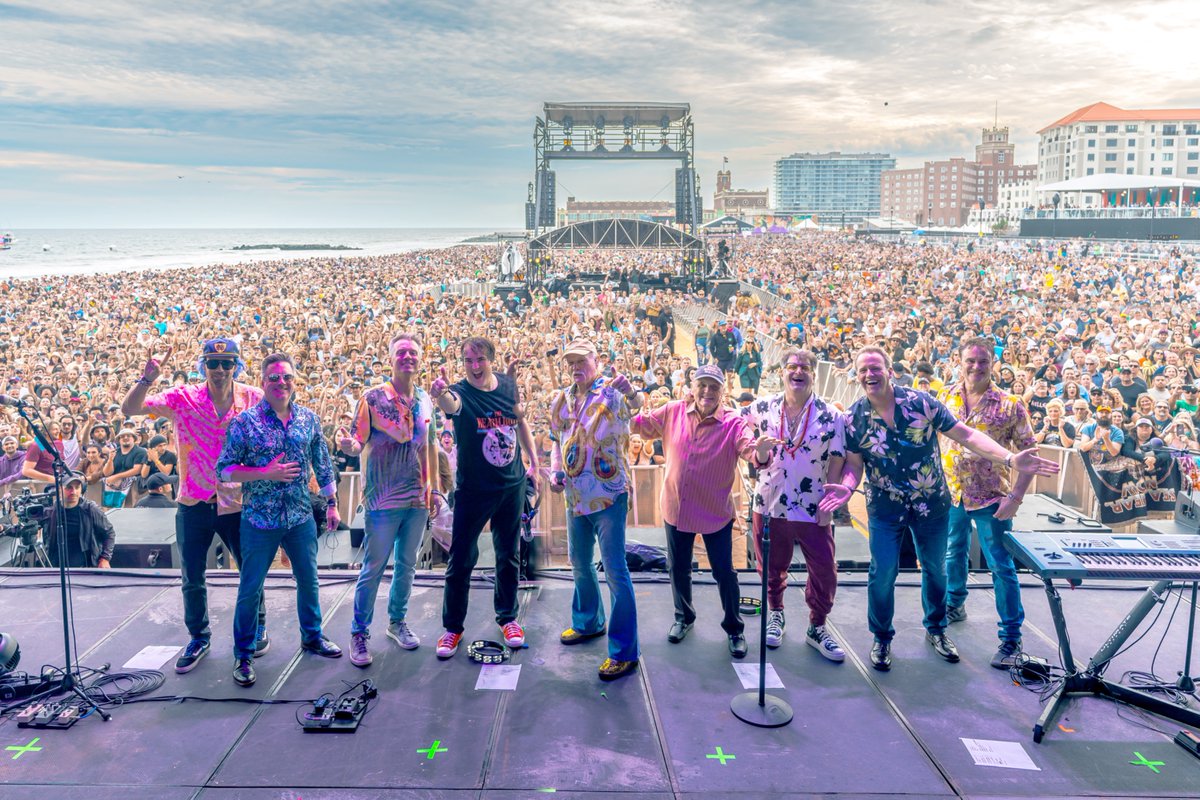 Tickets are ON SALE NOW for The Beach Boys, featuring LoCash &amp; The O’Jays with special guests Herman’s Hermits starring Peter Noone — live at the Mercedes-Benz Amphitheater on September 24. Don’t miss this unforgettable show!
 
🎟️ Grab your seats today at bit.ly/4jtsoHh