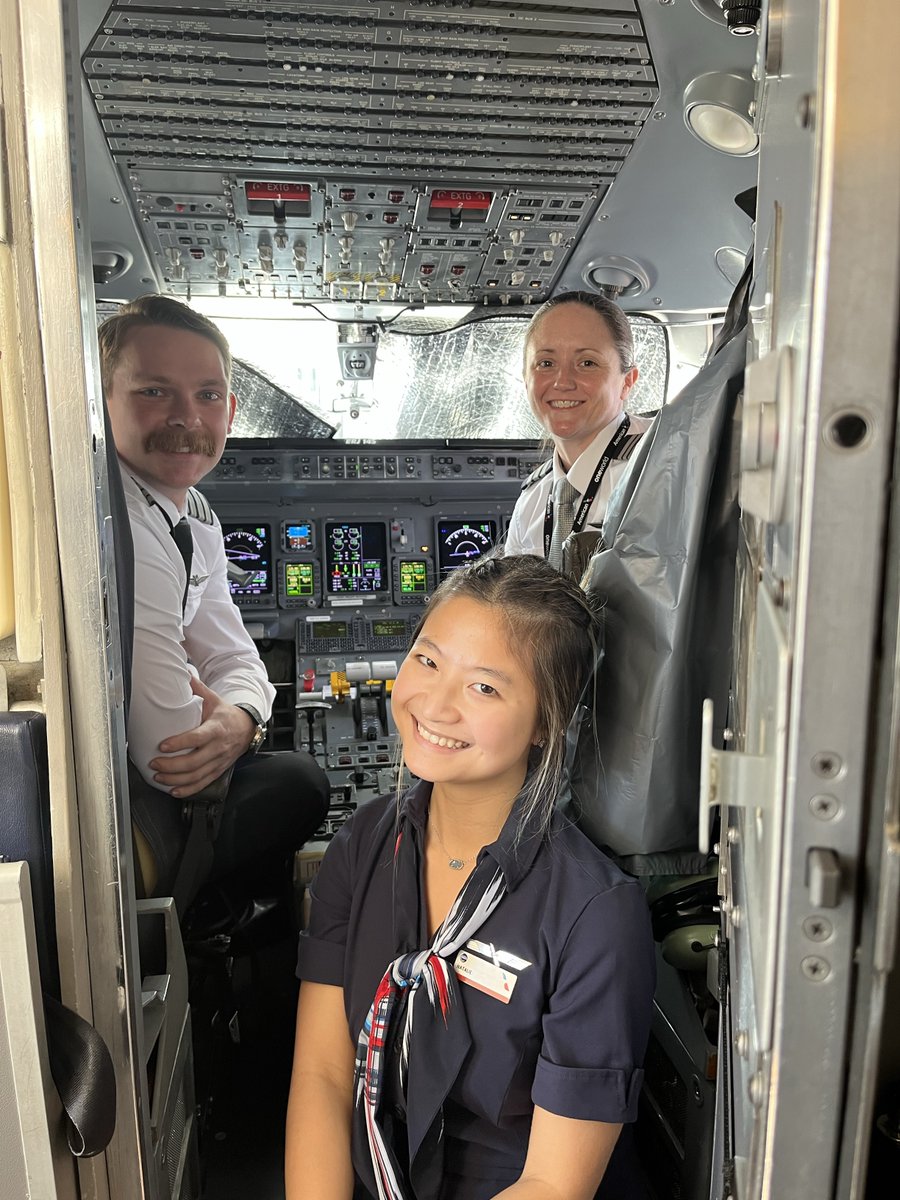 Teamwork is the real engine behind every ERJ-145 flight. 🛫

#FlightCrew #PiedmontProud