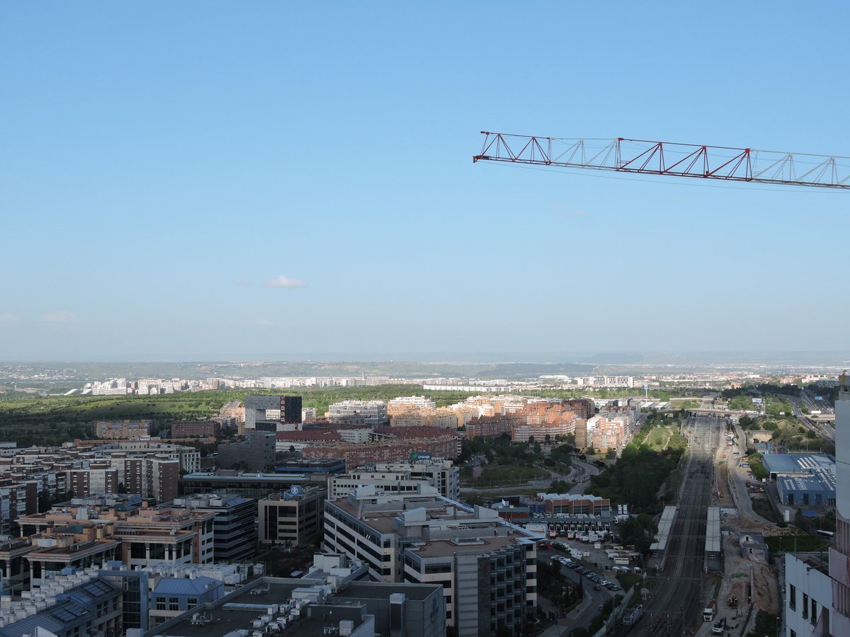 Mira <a href="/HilosValdebebas/">Hilos Valdebebas</a>, tu barrio desde un lugar privilegiado de Madrid 😁