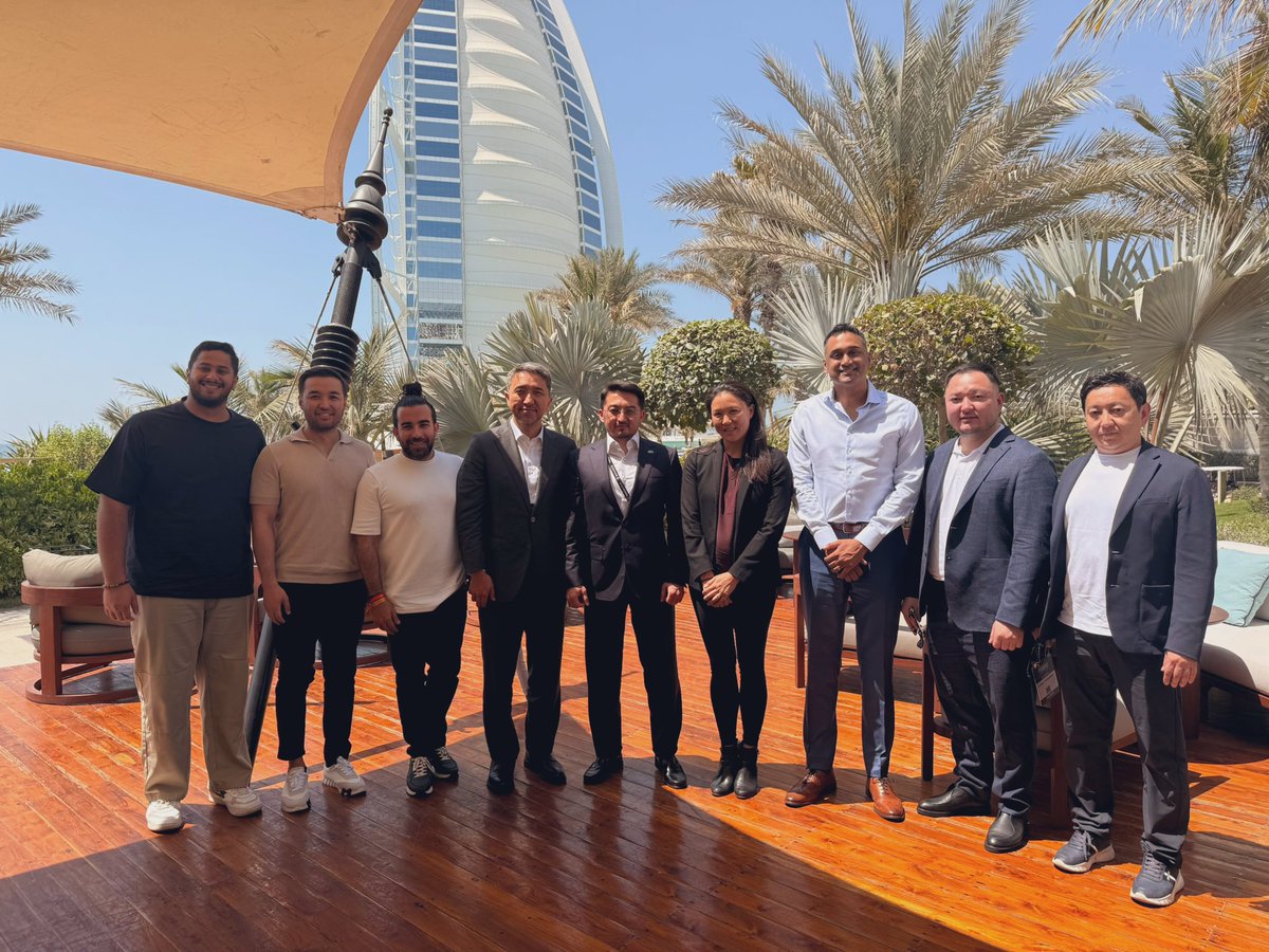 Great meeting with Zhaslan Madiyev, Minister of Digital Development and Innovation and his team on building a Solana Economic Zone in Kazakhstan 🇰🇿 

Easily the most competitive jurisdiction for incorporation in Central Asia. Big things coming!