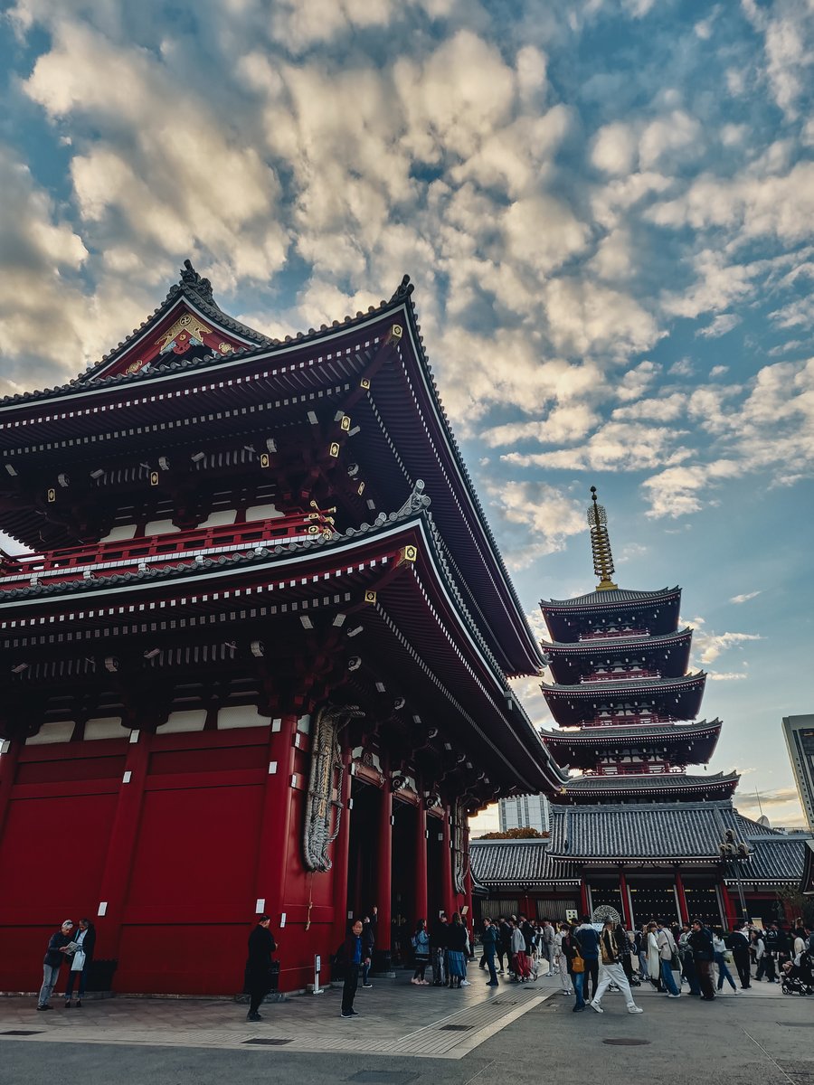 FrameTheMoment_'s tweet photo. Postcard from Japan 🇯🇵✨
Traditional charm, perfect skies, and timeless beauty—captured on iPhone with a touch of Lightroom magic. 📱📸 #JapanDiaries #iPhonePhotography #LightroomEdit https://t.co/Px9zjB3dAh