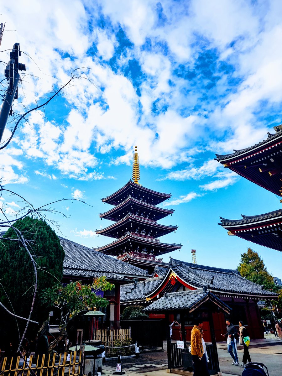 FrameTheMoment_'s tweet photo. Postcard from Japan 🇯🇵✨
Traditional charm, perfect skies, and timeless beauty—captured on iPhone with a touch of Lightroom magic. 📱📸 #JapanDiaries #iPhonePhotography #LightroomEdit https://t.co/Px9zjB3dAh