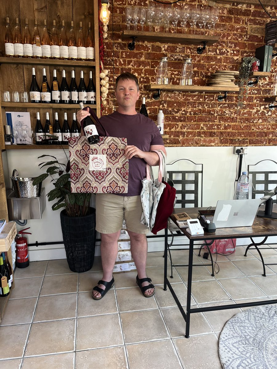 There’s a new shop at 36 High Street - Indigo Wines and Mathew Elliott Bespoke Tailoring. Don’t miss their Saturday Social 3-5pm.