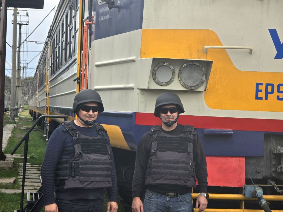 🇺🇦 Help The Ukrainian Rail Sector In This Crisis

Donations from the EU/UK/Norway (with a donation receipt) in all major currencies: we-aid.org/en/initiatives… (PayPal &amp; any credit/debit cards).

For donations from the US in USD with a tax-deductible receipt: cafa.iphiview.com/cafa/AccountIn…