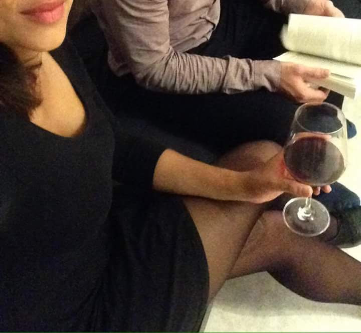 seb_spark's tweet image. 2016. A tiny dorm room, cheap furniture, and more books than I had space for.

Back then, we didn&apos;t have much, but I had time, curiosity, and lots of self-help books.

We didn&apos;t have fancy dinners or luxury holidays.

Just our 11 sqm, a glass of wine, and big dreams.