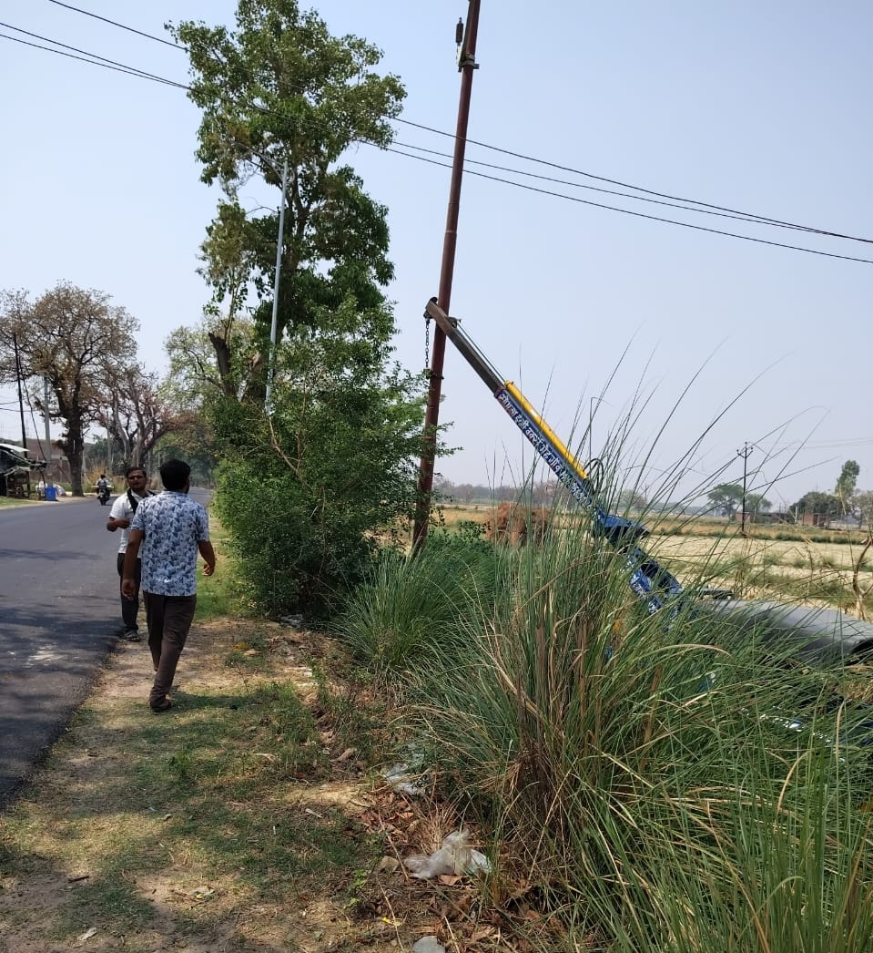 PUVVNL Fatehpur (@puvvnlfatehpur) on Twitter photo #RDSS
दि. 02.05.2025 को जिला फतेहपुर वि0वि0खण्ड खागा उपकेन्द्र धाता के 11 केवी फीडर हरदवा बिलाई के अंतर्गत एस.टी.पी. पोल लगाने का कार्य हो रहा है। जिसके उपरांत उपभोक्ताओं की विद्युत सम्बन्धी समस्या दूर होगी।
<a href="/MD_PuVVNL/">PuVVNL</a>
<a href="/UPPCLLKO/">UPPCL</a>
<a href="/ceelec_ald/">Chief Engineer (D) Prayagraj Zone-I</a>
<a href="/dmfatehpur/">DM FATEHPUR</a> #RDSS
दि. 02.05.2025 को जिला फतेहपुर वि0वि0खण्ड खागा उपकेन्द्र धाता के 11 केवी फीडर हरदवा बिलाई के अंतर्गत एस.टी.पी. पोल लगाने का कार्य हो रहा है। जिसके उपरांत उपभोक्ताओं की विद्युत सम्बन्धी समस्या दूर होगी।
<a href="/MD_PuVVNL/">PuVVNL</a>
<a href="/UPPCLLKO/">UPPCL</a>
<a href="/ceelec_ald/">Chief Engineer (D) Prayagraj Zone-I</a>
<a href="/dmfatehpur/">DM FATEHPUR</a>
