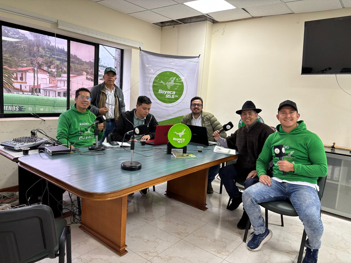 Boyaca95_6FM's tweet photo. Desde Viracachá, nuestro equipo informativo está listo para llevar toda la información del departamento.

Escúchenos   
Web: https://t.co/D2uSdlPALq
App: https://t.co/igZXpL38en. https://t.co/FBPyemqYNH