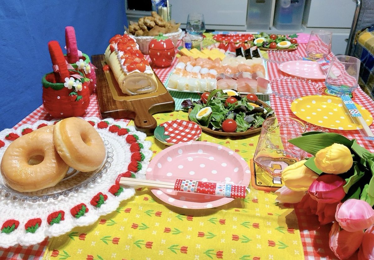 neiro200707222's tweet image. 娘の27歳の誕生日🎂🎉
いくつになってもお祝いしてもらえるのは嬉しいって喜んでくれました☺️🎈

〇〇ちゃんお誕生日おめでとう💕
27歳もステキな1年にして下さいね😌✨

#娘　#誕生日　#happybirthday   #お祝い