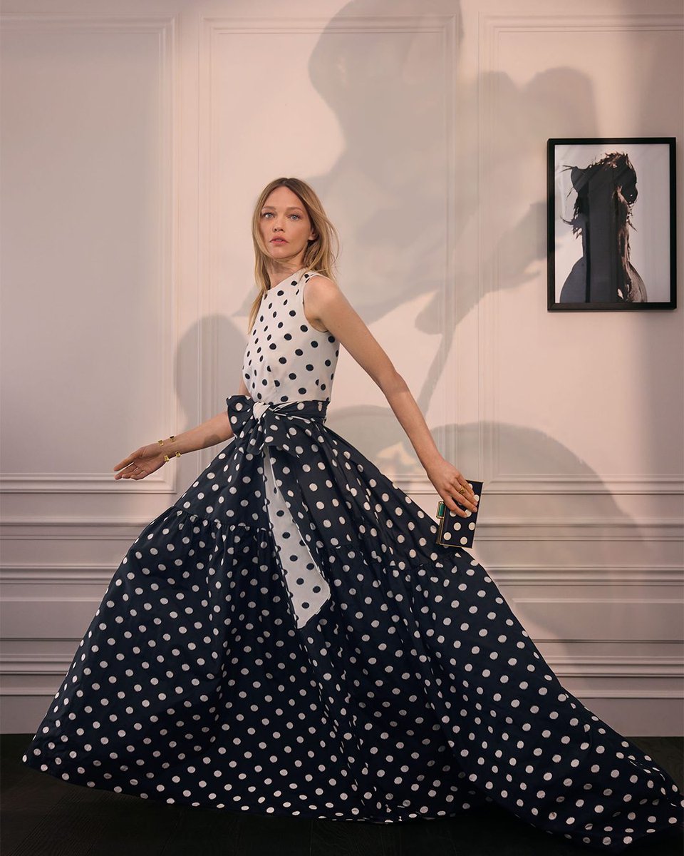 HouseofHerrera's tweet photo. The wait is over. Be the first to discover our new evening collection with #CHScalaInsignia.
#CHInsignia #CHCarolinaHerrera https://t.co/3TQJbu0QWr
