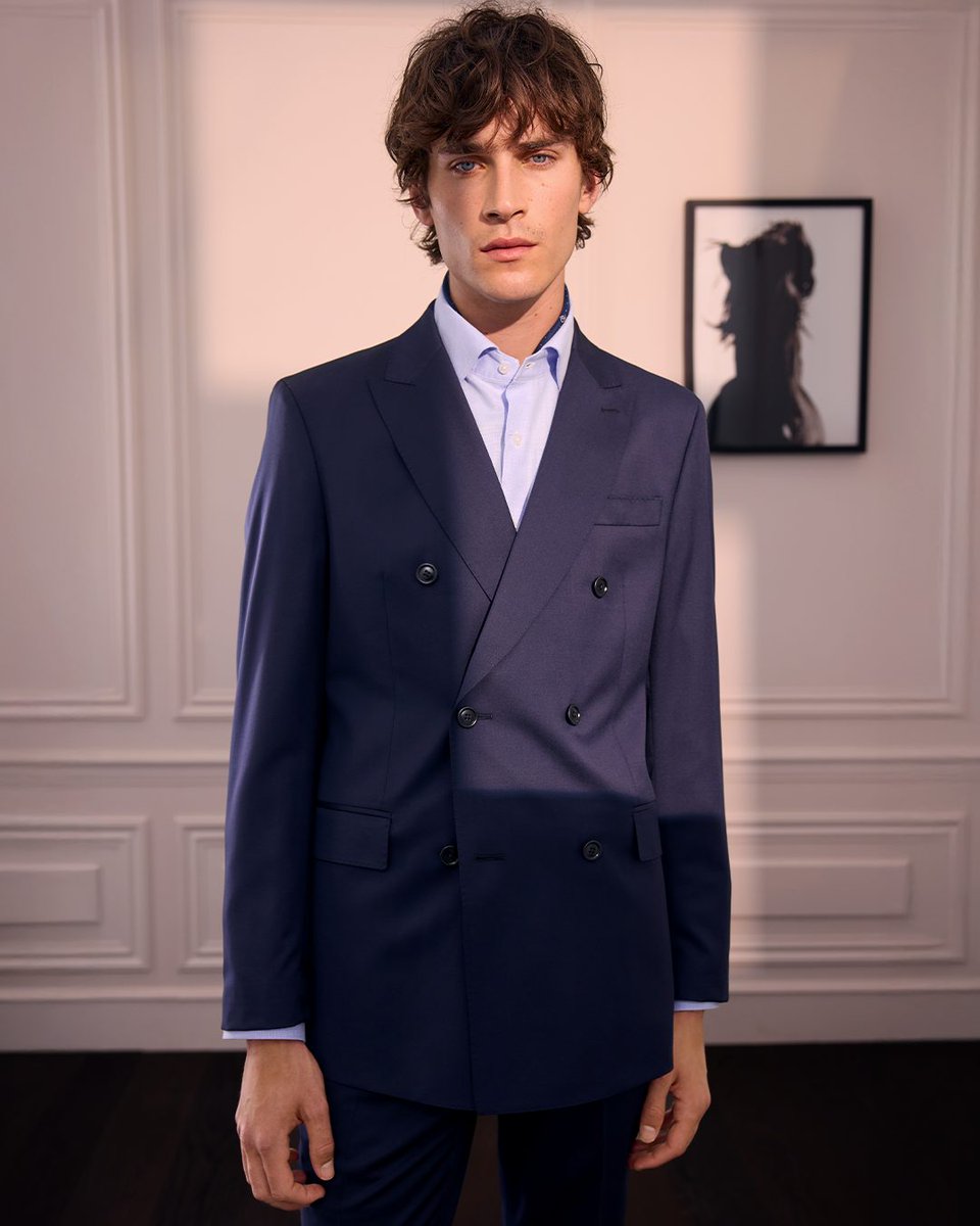 HouseofHerrera's tweet photo. The wait is over. Be the first to discover our new evening collection with #CHScalaInsignia.
#CHInsignia #CHCarolinaHerrera https://t.co/3TQJbu0QWr