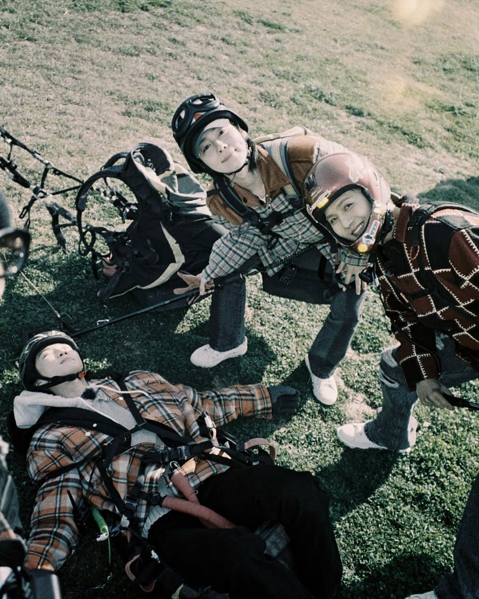 Seungyoon and his love for WINNER 💙💙💙💙