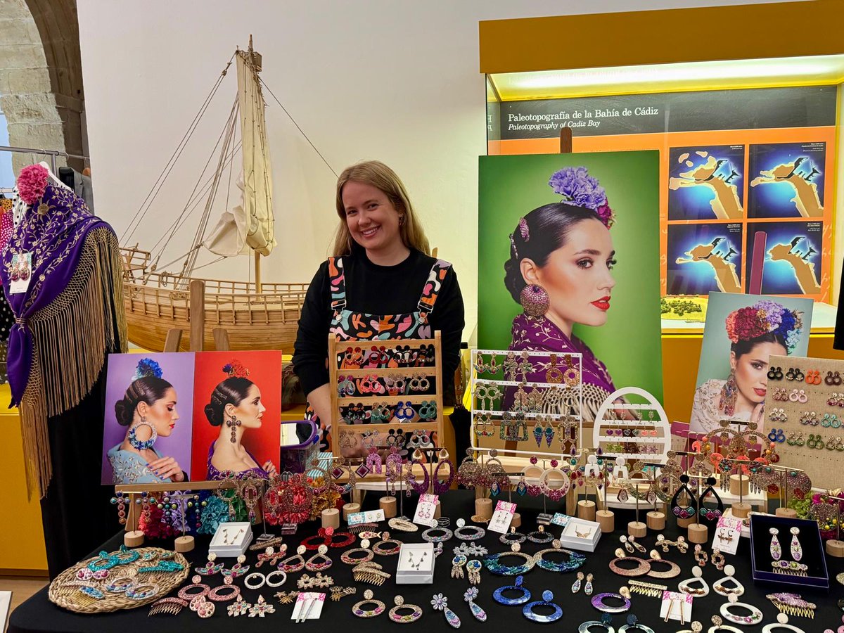 AytoSanlucar's tweet image. 💃Inaugurado el Showroom de Moda Flamenca Sanlúcar 2025, que se celebrará hasta este domingo en el Centro Cultural La Victoria de 12:00 a 21:00 horas

🗣️La delegada de Fomento de Empresas, Elena Ramírez🤝

#Sanlúcar #CiudadAmable #ModaFlamenca          

sanlucardebarrameda.es/es/node/22737