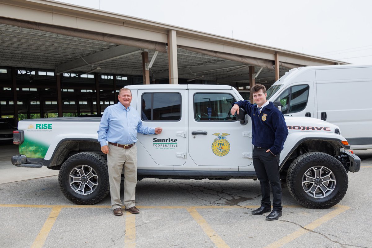 SunriseCoopOH's tweet image. Congratulations to Cooper Zunis from the Western Reserve @OhioFFA Chapter!! He was this years top recipient of the 2025 #RISEFFACareerProgram! He received a #2024JeepGladiator as a signing bonus!! 

#workinag #SunriseCooperative #careers #futureleader
