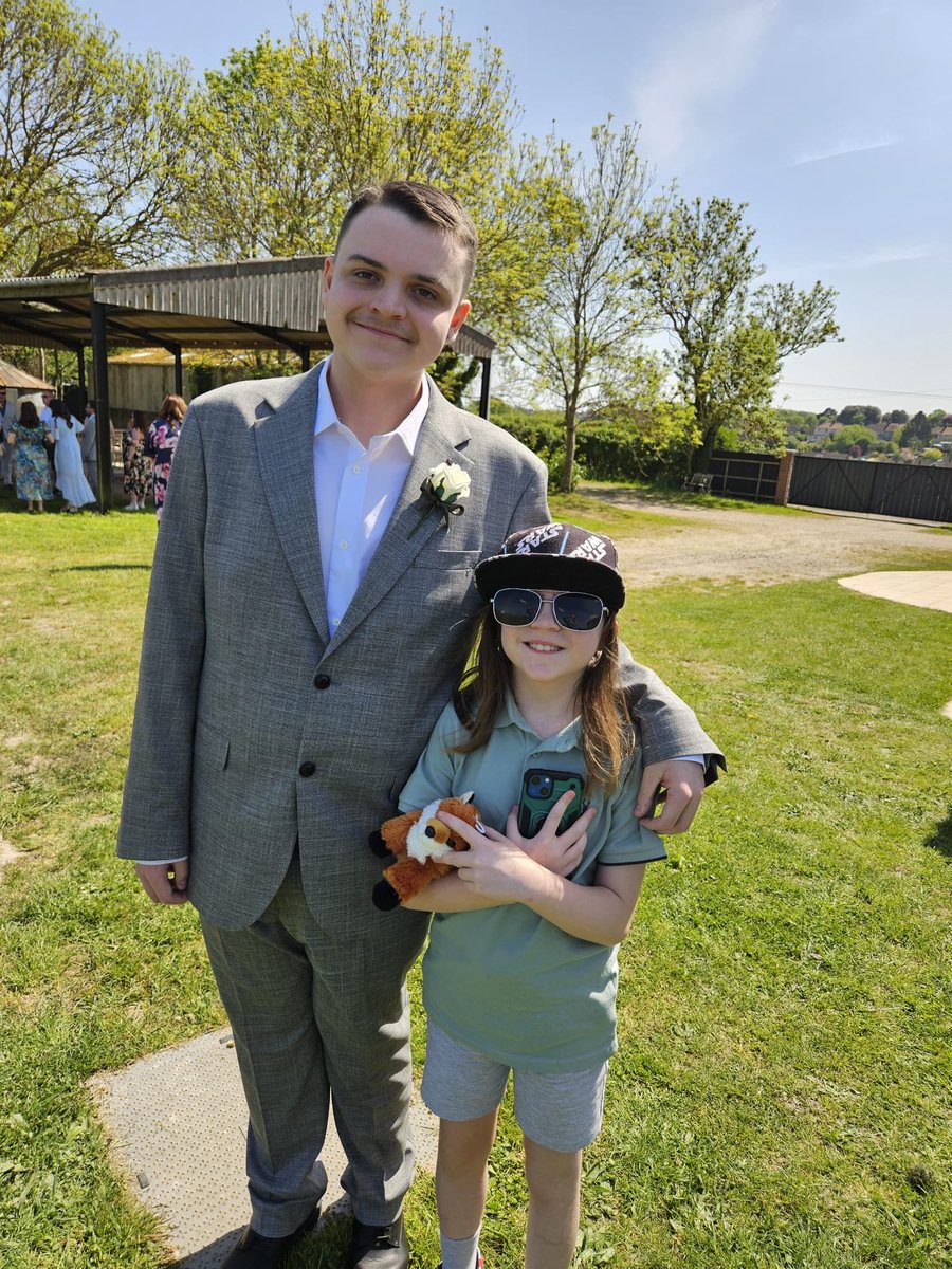 Just been sent this pic of my Jake and 10
I adore it……. 🥰❤️