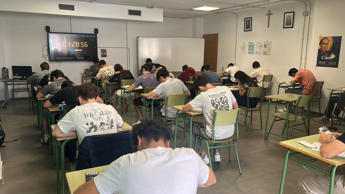 ClaretLasPalmas's tweet photo. 🙋🏻Nuestro alumnado de 2º BACH en su último periodo de exámenes.

Parece que fue ayer cuando cursaban 3º ESO en #ClaretRabadán 🏫

¡Mucha suerte! Estamos seguros que lo harán genial🍀 https://t.co/aNsxHrI2A2
