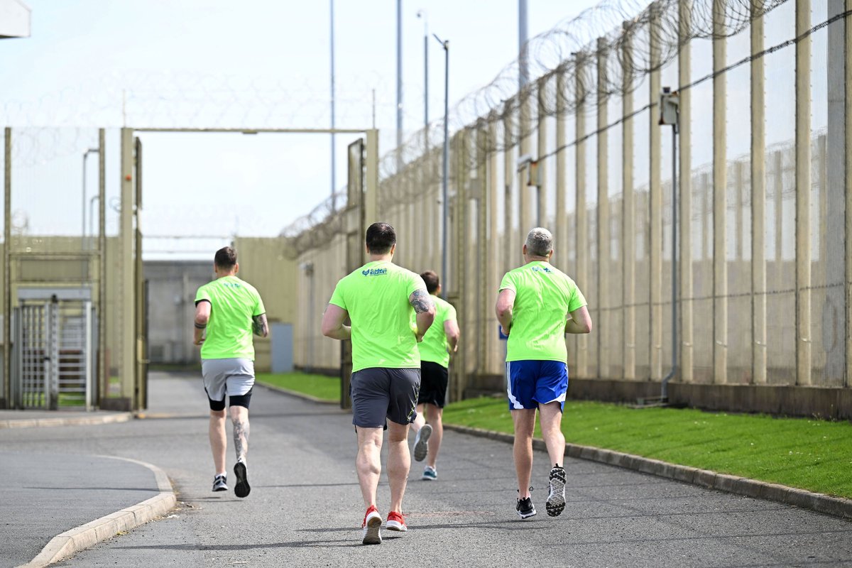Justice NI (@justice_ni) on Twitter photo Maghaberry prisoners on the run in Belfast marathon to raise funds for the Cancer Fund for Children charity.
Read more: justice-ni.gov.uk/news/maghaberr…
<a href="/NIPrisons/">NI Prison Service</a> Maghaberry prisoners on the run in Belfast marathon to raise funds for the Cancer Fund for Children charity.
Read more: justice-ni.gov.uk/news/maghaberr…
<a href="/NIPrisons/">NI Prison Service</a>