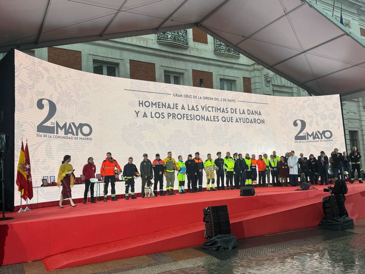 🚨 Enhorabuena a los Servicios de Seguridad y Emergencias homenajeados.

¡Feliz #2deMayo a todos los madrileños!

#ASEM112