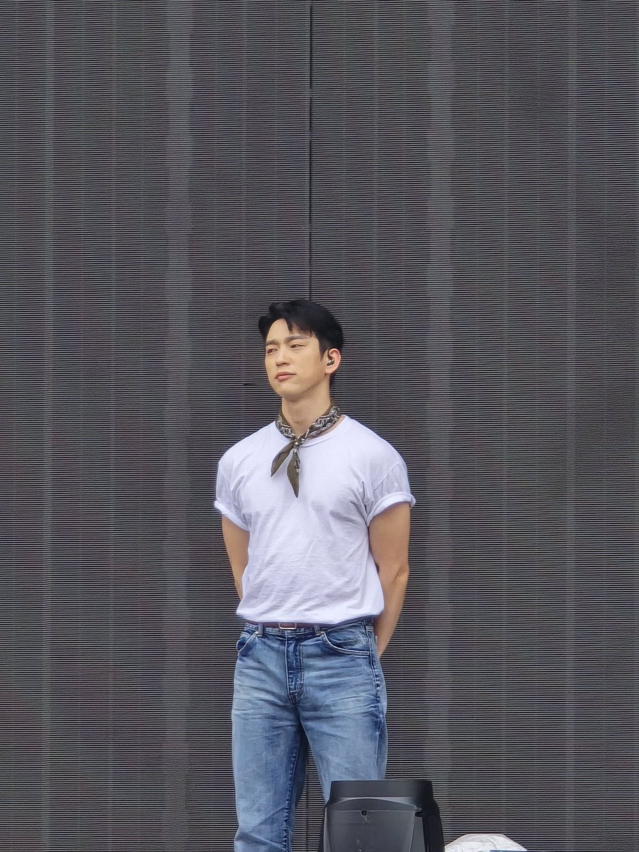 archivejy_'s tweet photo. HES SO HOT? 

#GOT7_NESTFESTinBKK
#GOT7_NESTFESTinBKK_Day1 https://t.co/8We5sKphf2