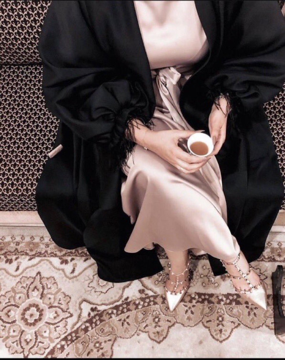 القهوة كالحب؛ قليل منه لا يروي، وكثير منه لا يُشبِع..💭

مسآء آلورد..☕🩷