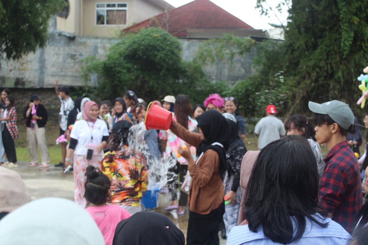 Bumi 71% nya Air, Tubuh manusia juga 60-70% Air
Rugi dong kalo kita ngga maen Air. 
Seru bangettt #songkran2025 bersama <a href="/raikanmalang/">Raikan Malang</a> 💙💦
Sampai jumpa di songkran tahun depan😻