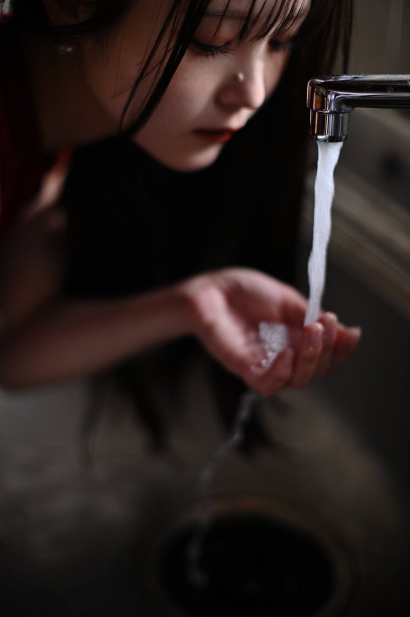 o_san_ver03's tweet image. #shinya写真教室 福岡開催会
モデル:春日久瑠実さん
山の中の古民家での撮影です、
仄暗いキッチンでしたが、いい
雰囲気で撮れました
@_st_1972 @kuuurumin321
@s_photoclass
#写真が好きな人と繋がりたい #ポートレート #高橋伸哉 #春日久瑠実 #くーちゃん