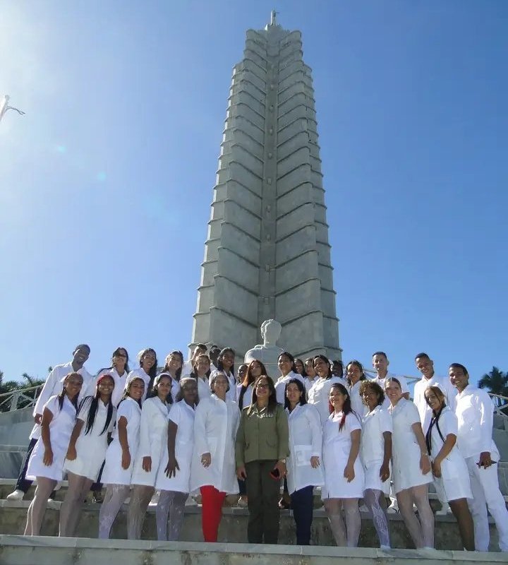 GissyZurda tweet media