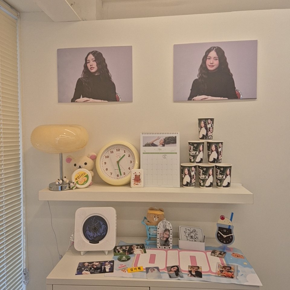 mimi_serim's tweet photo. #take_a_memory
#10년차연애중
#미미 #MIMI #오마이걸
미미생카!!! 너무 이쁘게 꾸며져있어서 사진 왕창 찍었네여~ 특전도 너무 이쁘고 컵홀더 너무 귀엽쟈나요
사진 하나하나 너무 소중한 사진들
재밌게 구경했습니당~~ https://t.co/Ps9C6J2Tfh