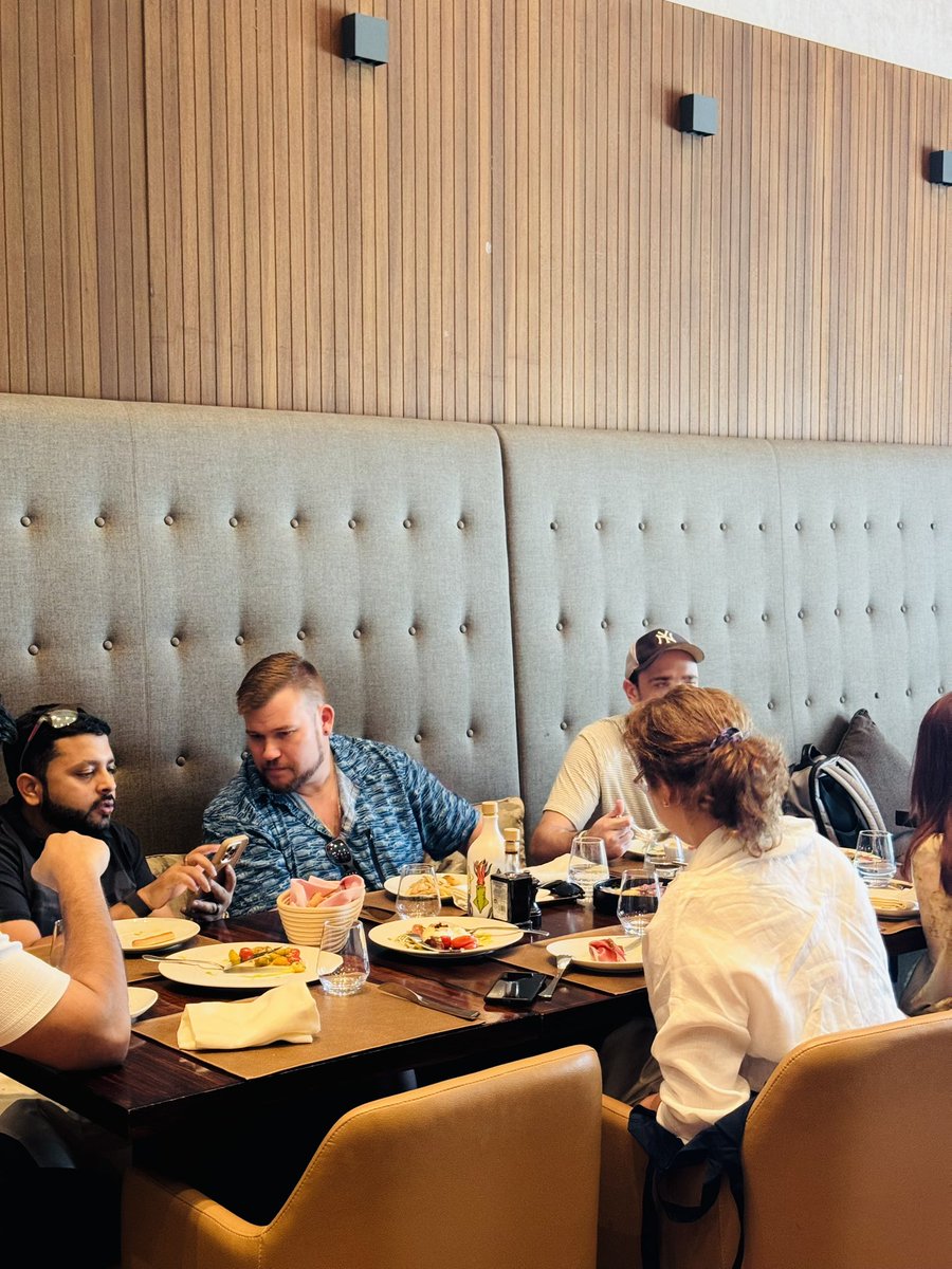 ninja_writer21's tweet image. It was amazing hosting the brunch with @hemi_xyz, @FusionX_Finance, and @1deltaDAO.

I see so many familiar faces. 👀