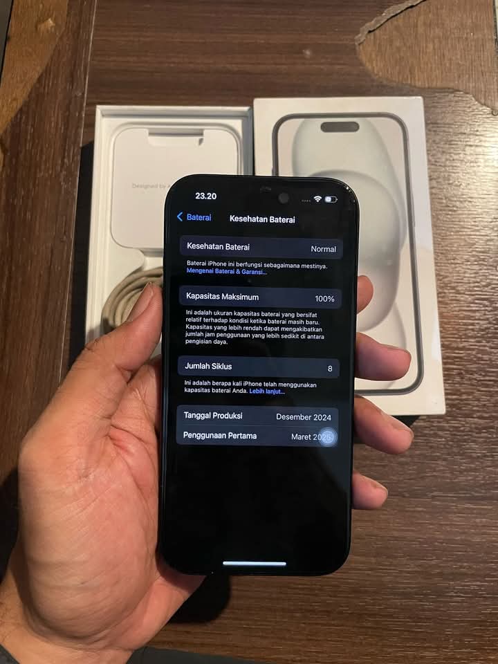 NobAgung's tweet photo. WTS IPHONE 15 BASIC 128GB
- Masih mulus BH 100% 
- Pemakaian baru 1 bulan beberapa hari. Digunakan dengan bersih, rapih,asli IBOX, masih ada garansi juga.
- Alasan jual : Niat awal mau beli pro series.Harga : 10jt, yang mau tanya DM.Bisa https://t.co/D1uXM14nAQ