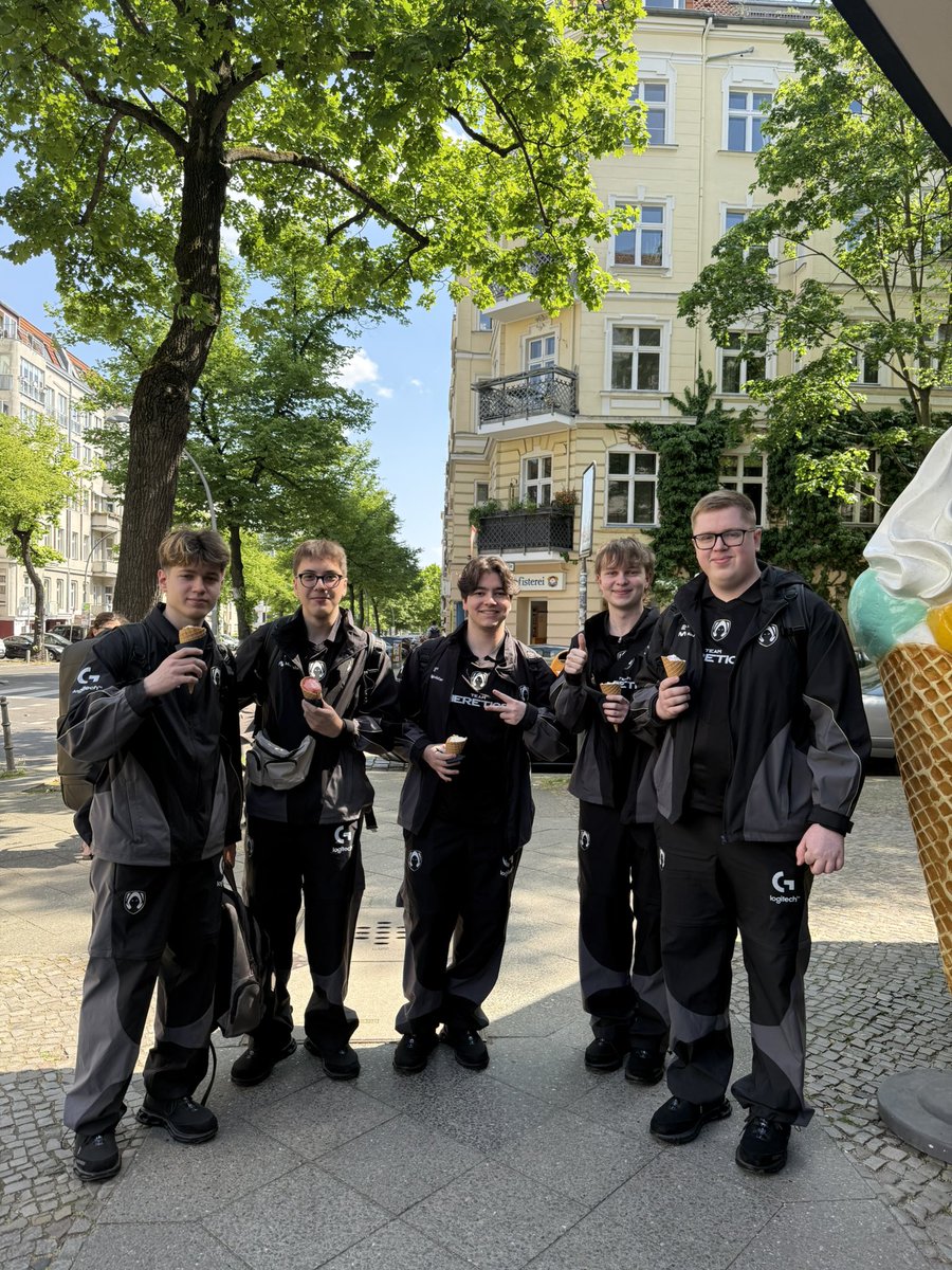 Some ice cream with the boys before our official