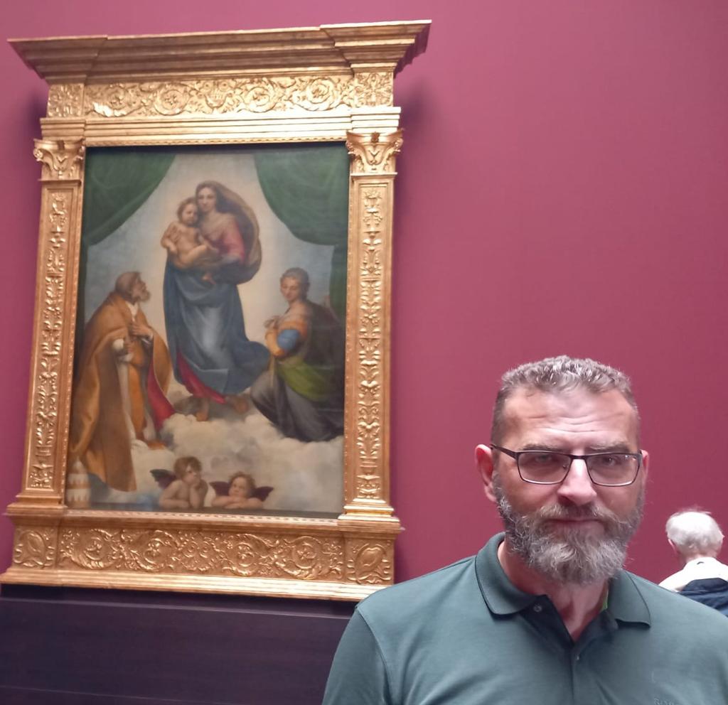 Рафаелова Сикстинска Мадона у Дрездену, пред којом је и велики Достојевски умео сатима да стоји и диви се, као сада ја. 😍