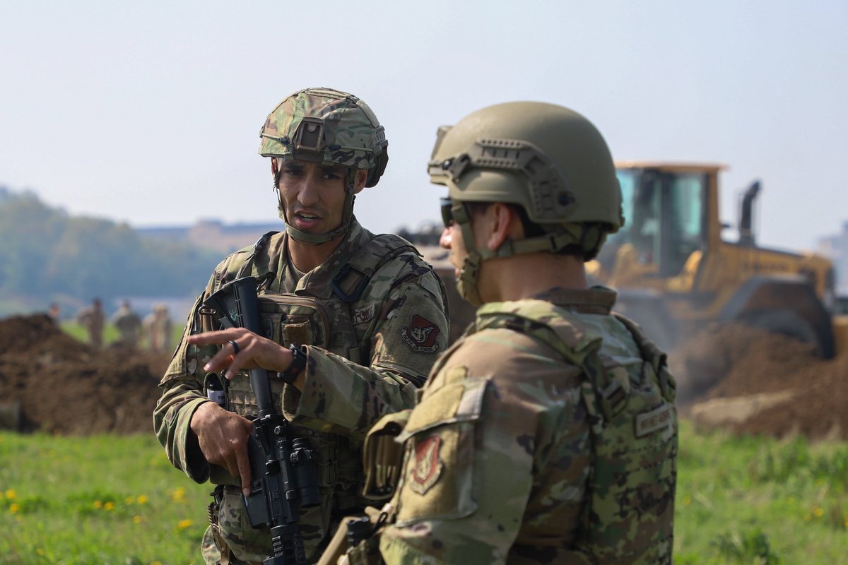 2INFDIV's tweet image. U.S. Army, U.S. Air Force, and the Republic of Korea Air Force personnel participated in a Rapid Airfield Damage Recovery training, including large crater repair, under contested conditions. The joint exercise enhances interoperability and ensures airfield operability.
