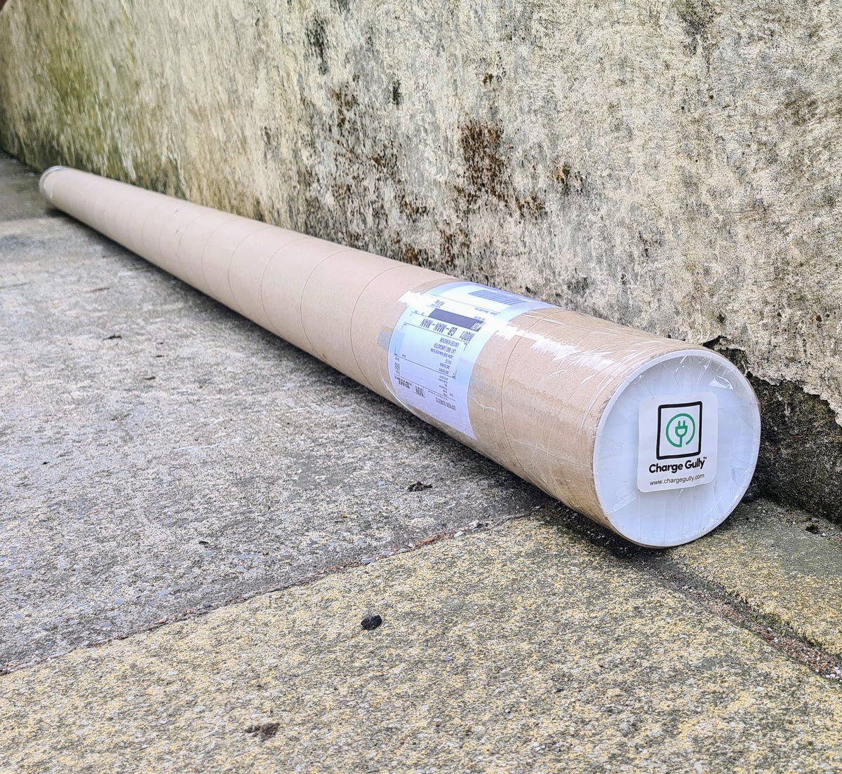 Last order to be dispatched before the bank holiday weekend.

This one is for a private installation by a construction company in Lancashire.

Have a great bank holiday everyone 🌞

#evcharging #homecharging #chargegully