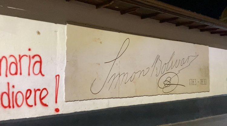 #Santander | El alcalde de Bucaramanga, Jaime Andrés Beltrán (<a href="/soyjaimeandres/">Jaime Andrés Beltrán</a>), denunció que seguidores del presidente Petro vandalizaron la casa de Bolívar en el marco de las movilizaciones del 1 de mayo → wradio.com.co