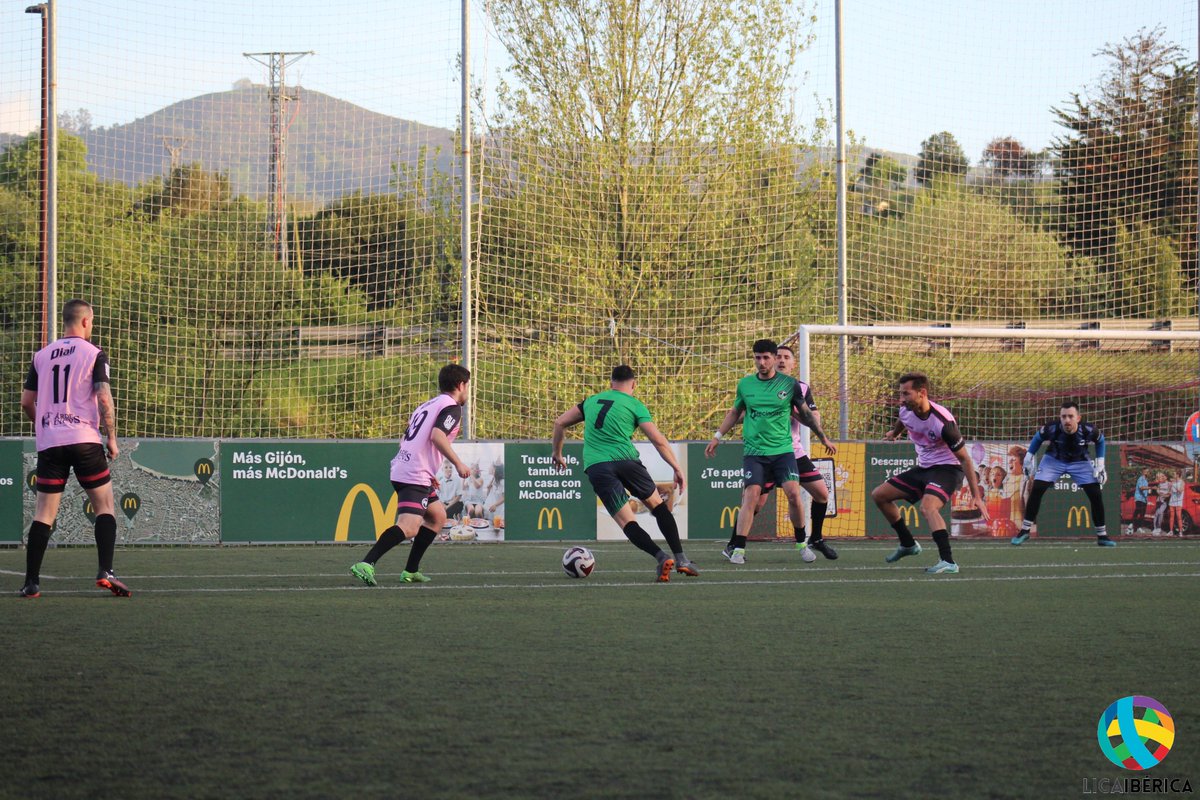 CRÓNICA JORNADA 19 ⚽️🏆

"PASO DE GIGANTE"

Saúco Diall Arde Lucus F7 da un paso de gigante hacia el titulo de la liga regular oro tras imponerse por 2-1 a Club Recinorte F7.

Noticia Web 👉 short-link.me/11mkM

#ladesiempre #jugamosiberica #hacemosiberica