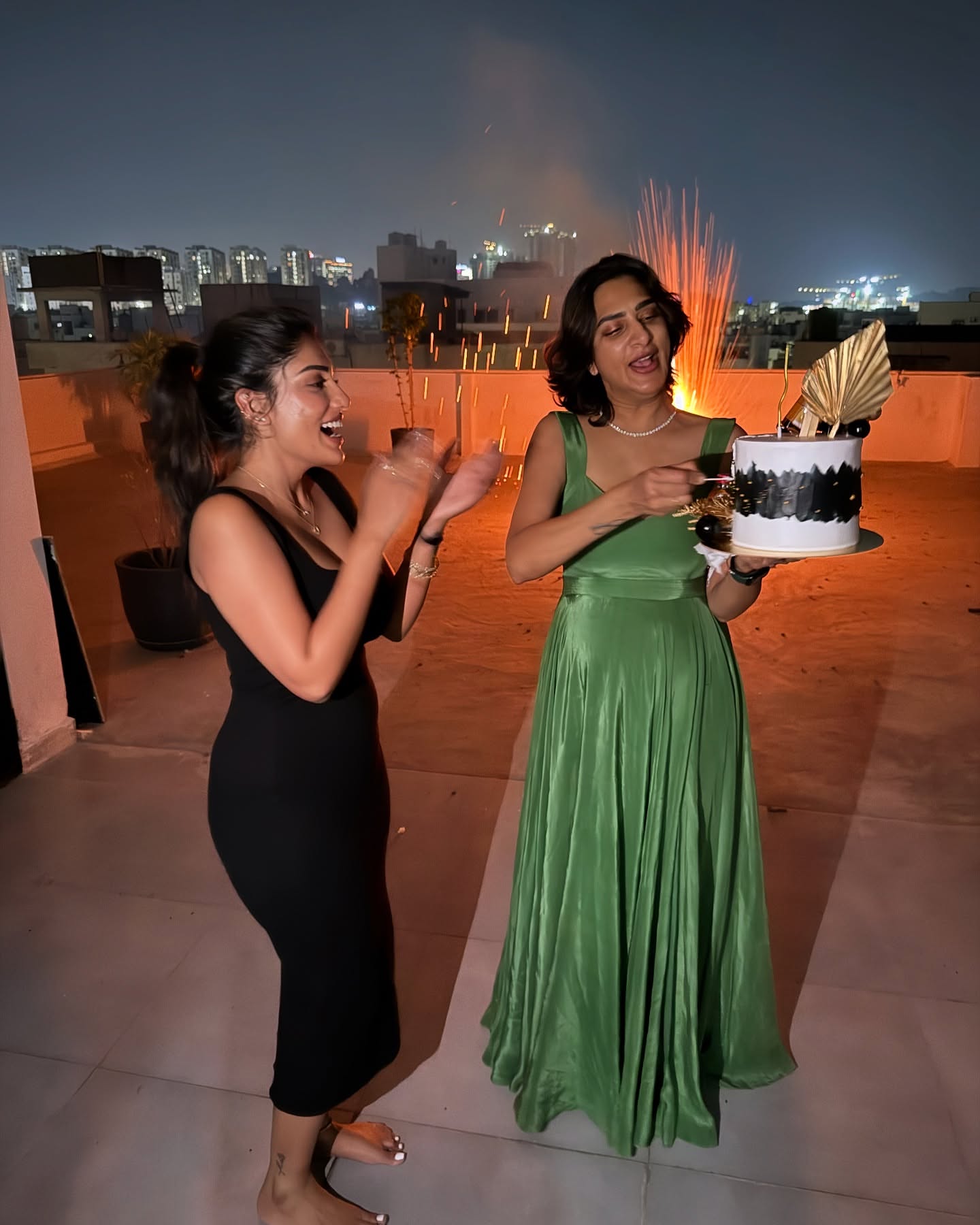 Gp8PBY5WAAAYojH?format=jpg&name=large