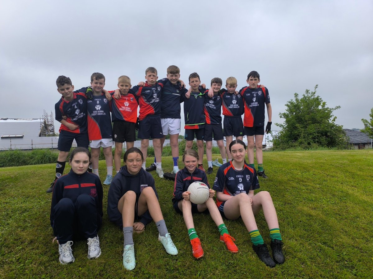 What a great day we had at Coláiste Mhuire Askeaton Primary School Blitz 🏐 ☀️ 

Very proud of 5th and 6th class who gave it their all, placing 2nd in their group and getting through to the Semi-Finals where they narrowly missed out to St.Senan's.  Well done everyone!