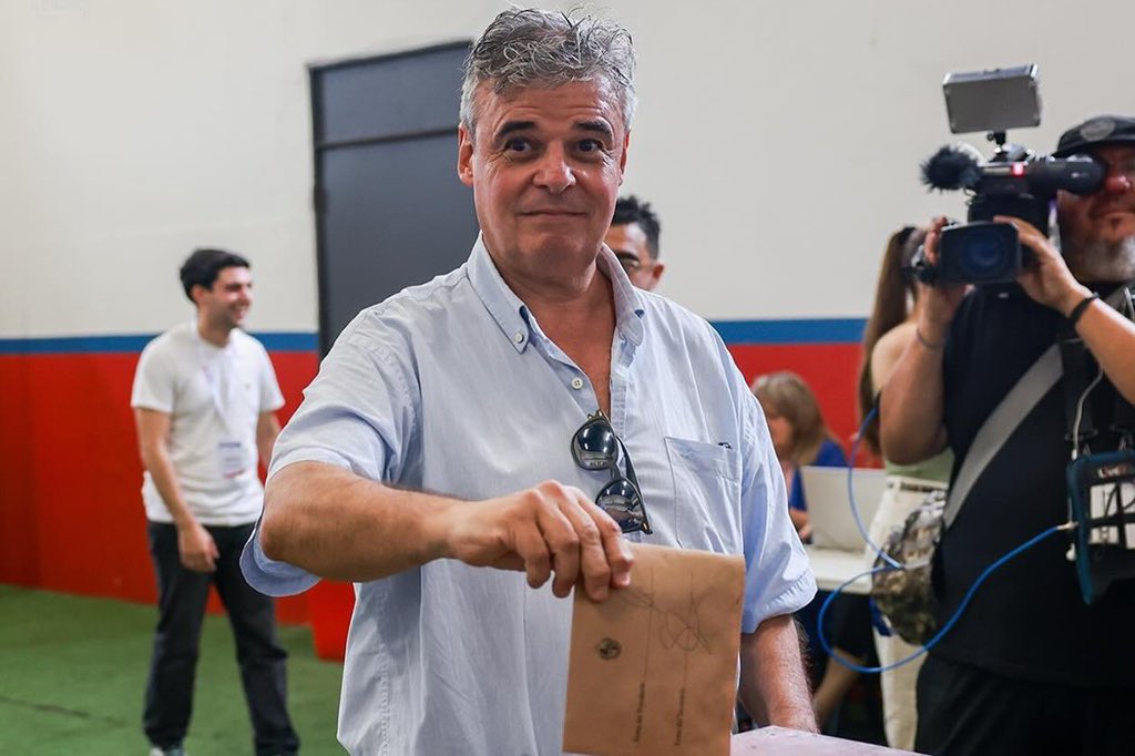 🗣 "Estoy cumpliendo mi promesa electoral: no hay oposición, somos todos uno".

➡ Javier Gomensoro en La Mañana del Fútbol @elespectadoruy

📻 810 AM · 92.5 FM
▶️ youtube.com/live/EOTKrSDpQ…