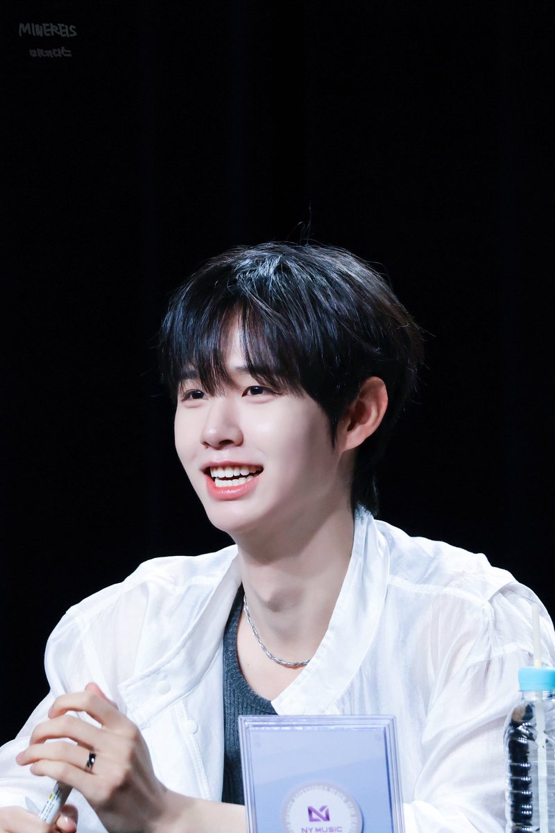 250502
#김성민 #KIMSUNGMIN
#CLOSEYOUREYES #클로즈유어아이즈
#클유아 #CYE