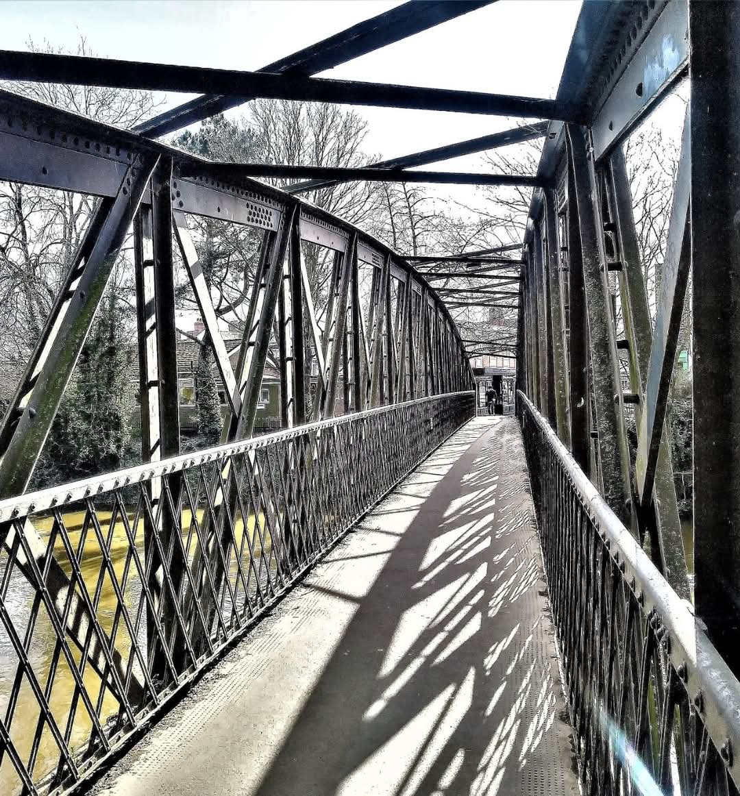 Greyfriars Bridge in #Shrewsbury will be closed from 02 Jun-05 Aug 2025 while refurbishment work is carried out. Credit Colin Middleton – use us?? @shropcouncil @shrewsburytc