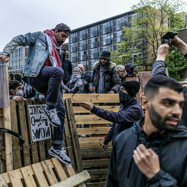 Als we werkelijk iets aan dit enorme probleem willen doen, zullen we het eerst moeten benoemen. En tot op heden gebeurt dit niet in de media. Woorden als 'islamiet' en 'moslim' worden angstvallig vermeden in talkshows. Fortuyn was één van de eersten die dit taboe doorbrak. #Eva