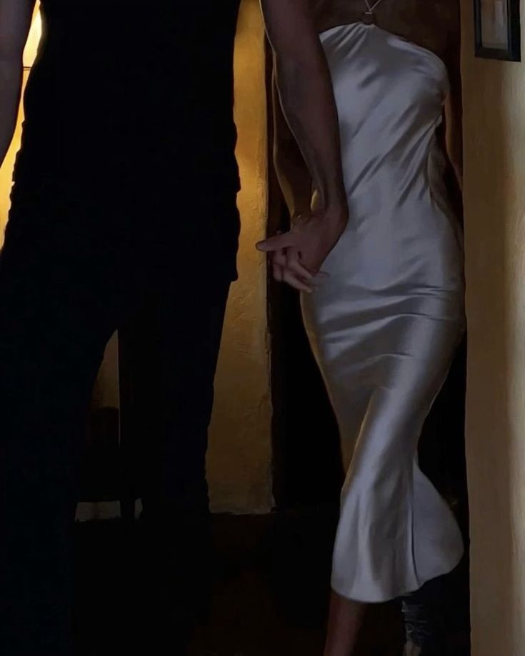 بكَ، أجدُ السلامَ والراحةَ التي أبحثُ عنها.