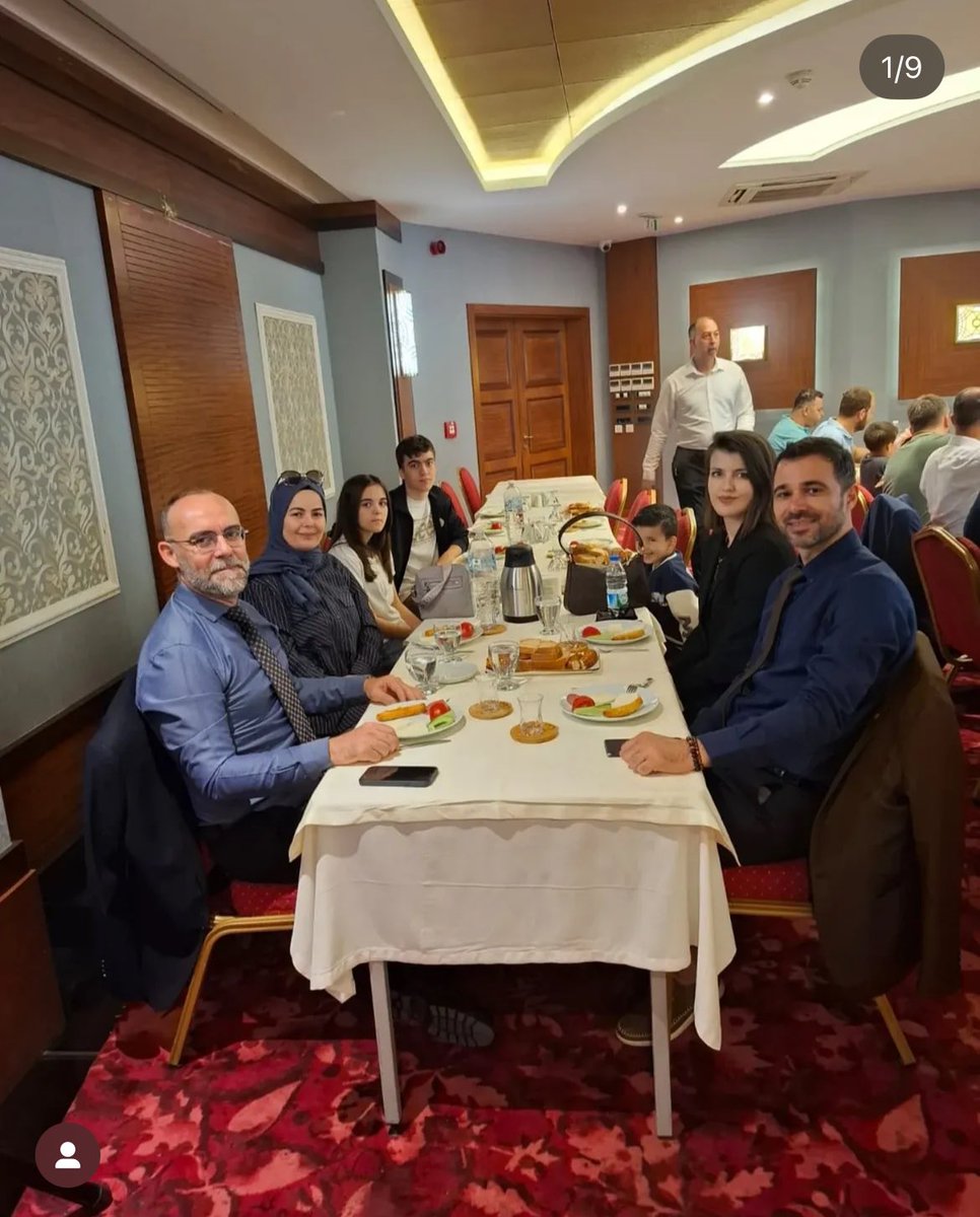 #Dünyaveterinerhekimlerigünü nü kutlamak üzere kahvaltı organizasyonu düzenleyerek meslektaşlarımız ve kıymetli aileleri ile bir araya geldik. Bu güzel ortamda böyle bir teveccühle bir araya gelen tüm meslektaşlarımıza teşekkür ederiz. Dünya Veteriner Hekimler Günümüz kutlu olsun