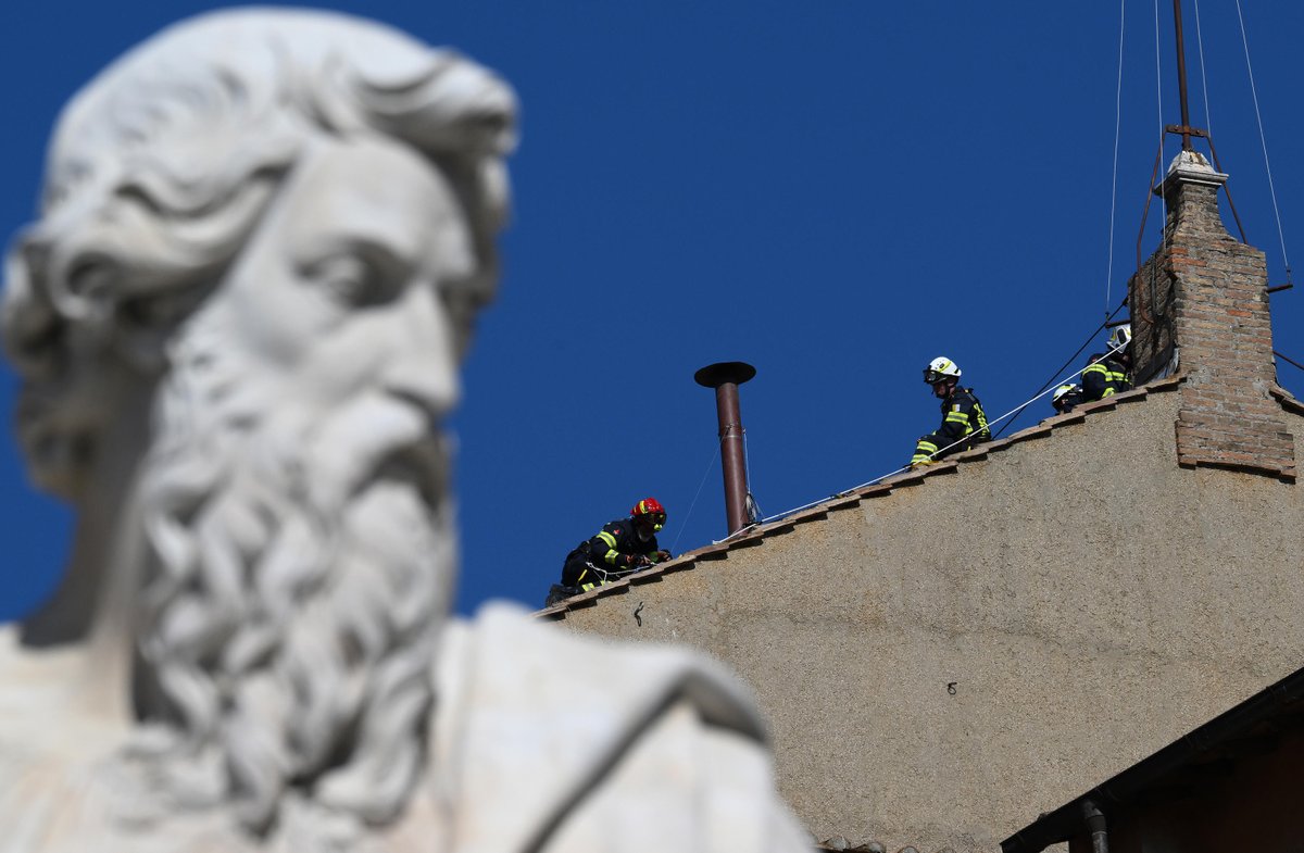 TV2000it's tweet photo. #NEWS - #Conclave chimney installed on #SistineChapel roof
Will produce black smoke if no election,iconic white if new pope
#2may #vatican #HabemusPapam #pope #Sistine https://t.co/D79027ast7