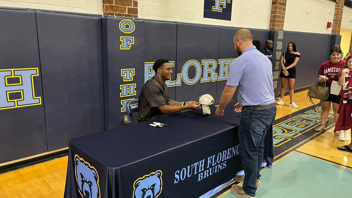 NCAA (@ncaa) on Twitter photo 🏈 <a href="/LanorriSellers/">LaNorris Sellers</a> is still showing up for <a href="/SFBruinFootball/">South Florence Football</a> 💙
The <a href="/GamecockFB/">Gamecock Football</a> QB used his NIL earnings to donate $16,000 to his high school football program—the one that helped shape his journey. A full-circle moment powered by purpose.
#NCAAFB | b.link/Sellers 🏈 <a href="/LanorriSellers/">LaNorris Sellers</a> is still showing up for <a href="/SFBruinFootball/">South Florence Football</a> 💙
The <a href="/GamecockFB/">Gamecock Football</a> QB used his NIL earnings to donate $16,000 to his high school football program—the one that helped shape his journey. A full-circle moment powered by purpose.
#NCAAFB | b.link/Sellers