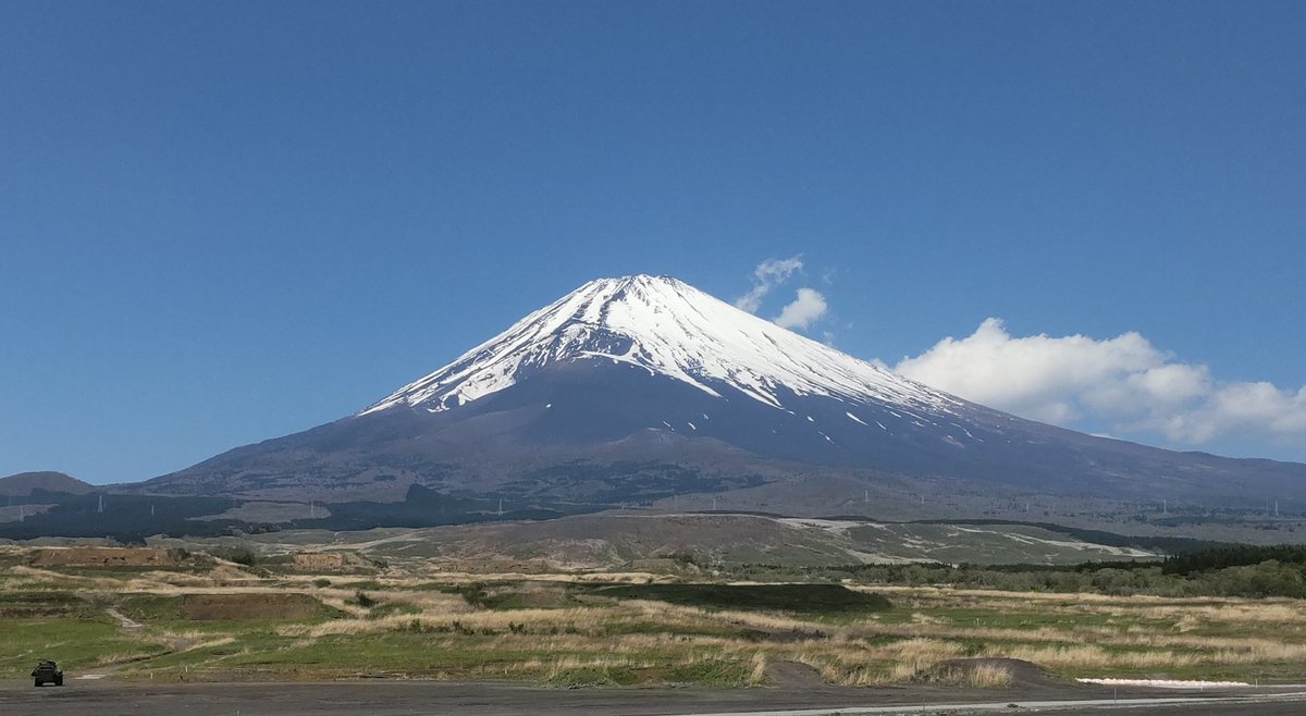 TO_RA_JI_RO's tweet photo. 昨日の富士山🗻
蕨採りの途中に寄り道📷️ https://t.co/D0ncnWzxKD